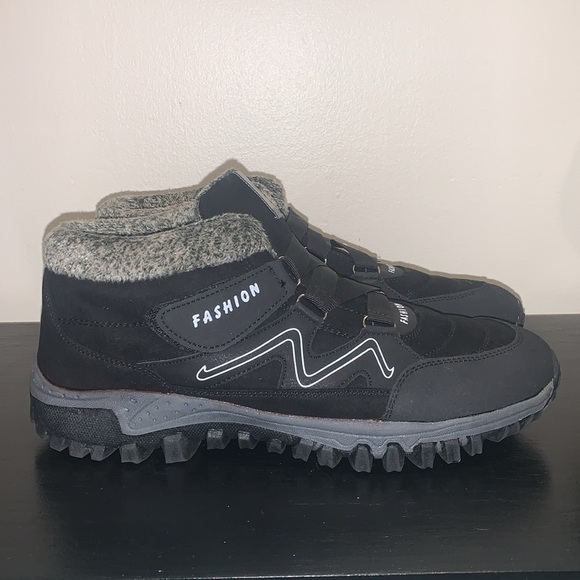 Faux Leather Fur Lined Unisex Snow Boots.  Size 12 Men’s. Size 14 Women’s - Picture 2 of 9